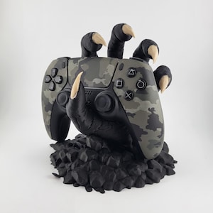 Zombie Hand PS5 Controller Stand | Creepy Horror Joystick Holder | Halloween Gamer Desk Decor | PLA Controller Display