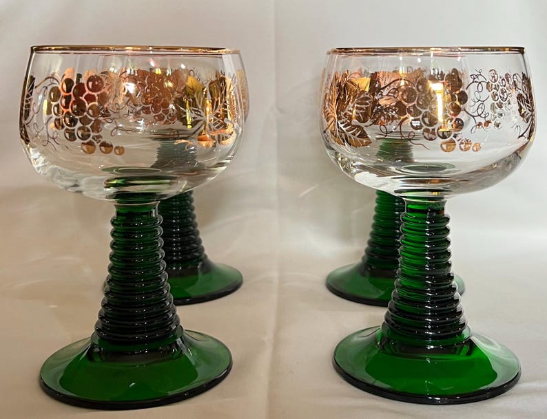 Puede incluir: Un letrero de madera r&uacute;stica con el texto "Welcome to our home" en letras blancas. El letrero presenta un acabado envejecido y un dise&ntilde;o sencillo y acogedor, ideal para la entrada.