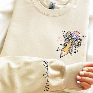 Xmas TeacherGift, Mrs Teacher Custom Gift, Personalized Teacher Sweatshirt, Custom Teacher Sweat For Teachers Christmas Gifts with Name For