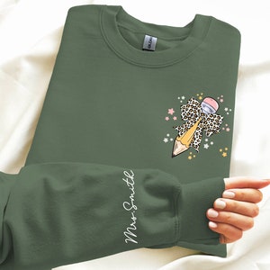 New Teacher Mrs Teacher Appreciation Gift, Personalized Teacher Sweatshirt, Custom Teacher Sweat For Women Teacher Name Sweat For Teacher