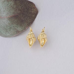 18K Gold Filled Conch Pendant,Gold Conch Shell Charm Bracelet Necklace for DIY Jewelry Making Supply