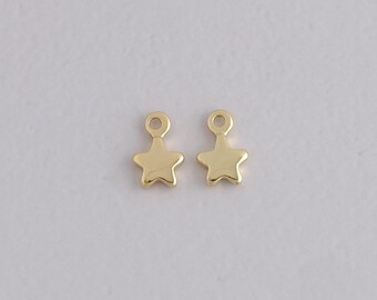 10 colgantes de estrella chapados en oro de 18 quilates, ideales para pulseras y collares con dijes celestiales y para la creación de joyas DIY.