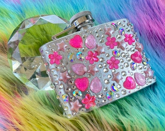 Silver and hot pink, pastel pink, silver, and aurora borealis rainbow femme flask! Heart, moon, skull, flower rhinestone sparkly flask