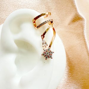 Boucles d'oreilles non piercing fleurs délicates, anneau d'oreille étoile polaire scintillant scintillant, boucle d'oreille charm clip en or rose, grimpeur d'oreilles et chenilles en pierres précieuses