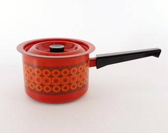 Red and Orange Enamel Saucepan "Kehrä" – Raija Uosikkinen, Arabia Finel, Finland – Scandinavian Vintage Cookware – 1970s