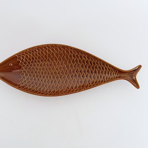 Stig Lindberg, Gustavsberg, Sweden – Brown Mid-Century Modern Ceramic Fish Dish – Scandinavian Vintage Tableware – 1950s