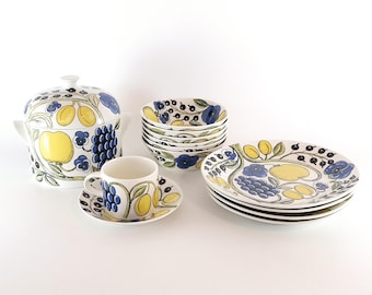 Arabia, Paratiisi, Birger Kaipainen – Mid Century Tableware: Tea Cup, Pot, Bowls, Plates – Designed 1969