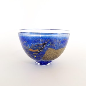 Bertil Vallien, Kosta Boda – Blue Art Glass Bowl &quot;Satellite&quot;, Signed – Scandinavian Vintage Glass – 1990s