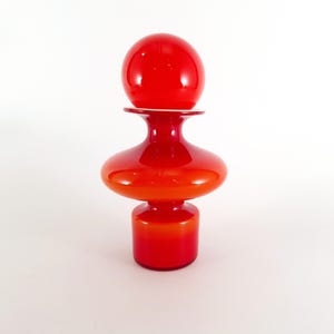 Red / Orange Carnaby Pop Art Glass Vase with Ball Stopper – Per Lütken, Holmegaard, Denmark – Scandinavian Vintage Decor – 1960s