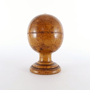 Antique Birch Burl Wood Thread Dispenser / Yarn Box – Swedish Folk Art – 19th Century