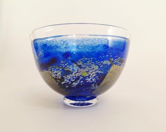 Ciotola in vetro artistico blu "Satellite", firmata - Bertil Vallien, Kosta Boda - Vetro vintage scandinavo - anni '90