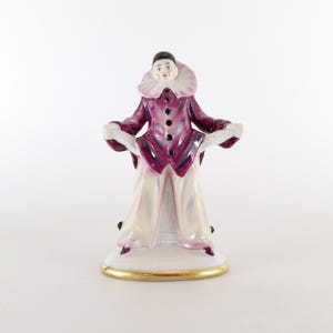 Handbemalte Porzellan Clown Figur mit Vergoldeter Dekoration – Sitzendorf, Deutschland – 1950er Jahre