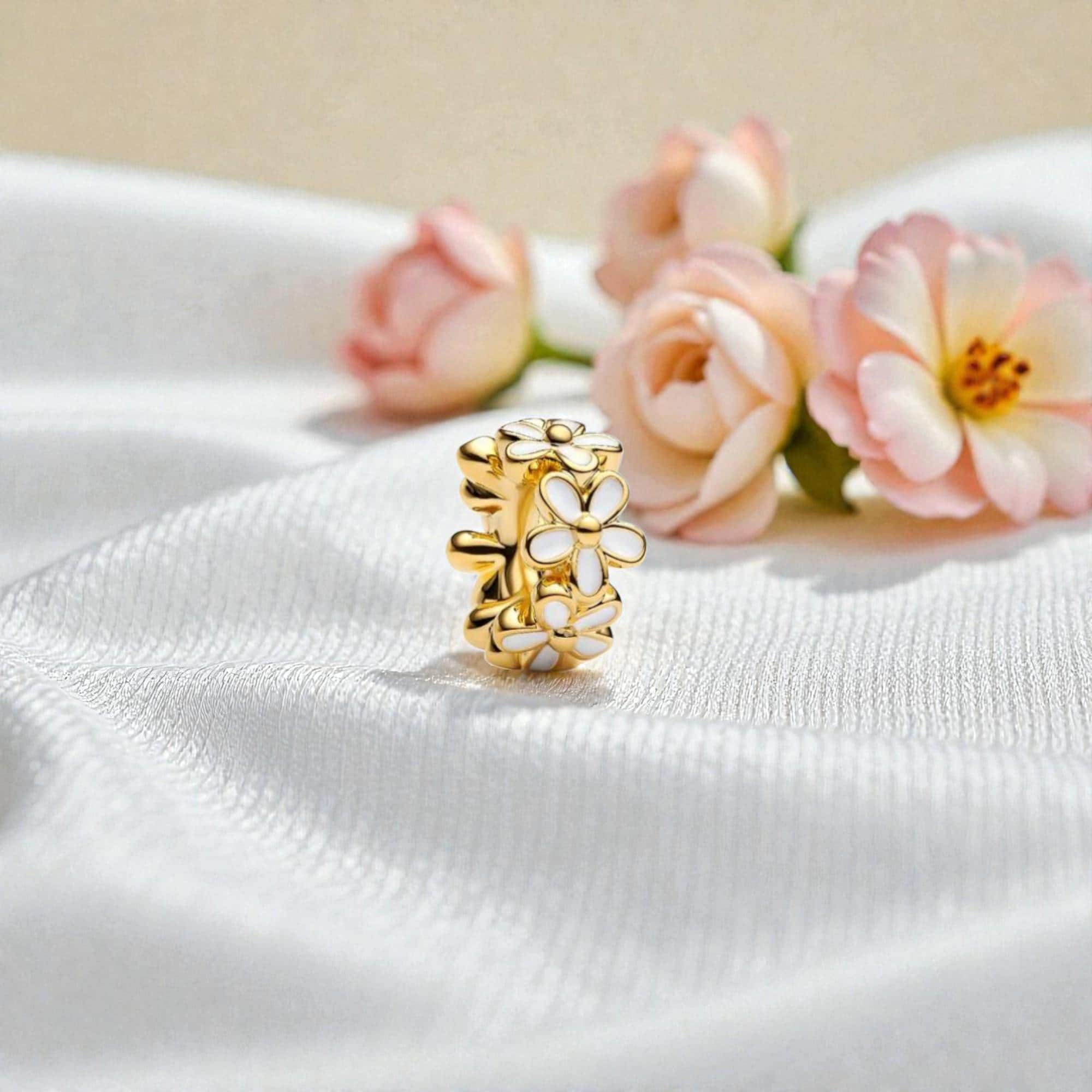 14k Daisy Charm - Etsy