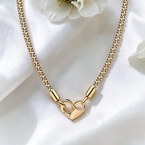 Halsband med nitar och öppningsbart hjärtspänne, Guldkedja för kvinnor, Halsband med hjärtspänne, Statement-kedjesmycken för henne