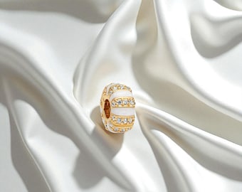 Grazioso ciondolo a clip con zirconi cubici, esclusivo ciondolo rotondo in oro con clip per bracciale, ciondolo in oro 14k, gioielli per adolescenti, ciondolo a clip, regalo per la fidanzata.