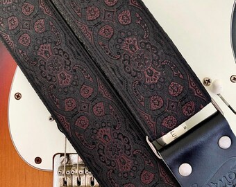 Vävd gitarrrem, äkta läderändar, retro/vintage design, svart design, svart läder, handgjord present - Black Magic