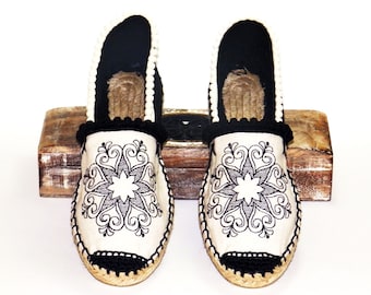 Spanish Flat Espadrilles, made of organic cotton, embroidered with MANDALA. Made in Spain