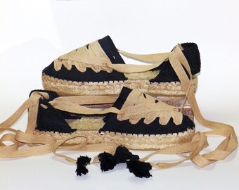 Lace up platform espadrilles. Black and beige. Spanish traditional espadrilles.  Organic cotton. Alpargatas made in Spain