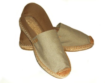 Flat canvas espadrilles in sand color and brown. Organic cotton. Made in Spain