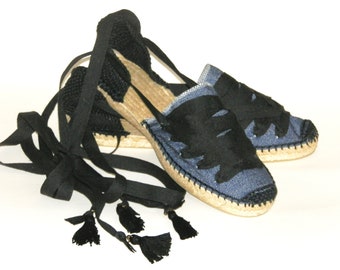 Traditional Spanish espadrilles with flat sole and denim canvas. Organic cotton. Made in Spain