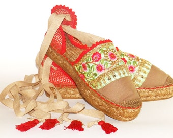 Platform espadrilles sandals with Flower embroidery. Organic cotton. Alpargatas made in Spain