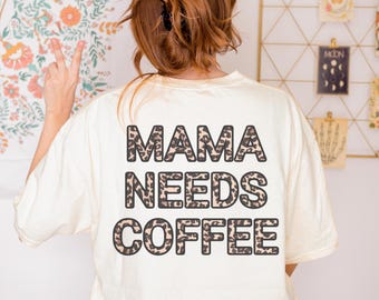 Camiseta com estampa "Mamãe Precisa de Café", camiseta para mães, camiseta moderna para mães, retrô, café, camiseta para mamães, clube de mães, presente, ousada, tamanho grande