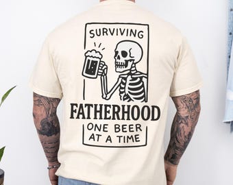 Camiseta gráfica "Sobrevivendo à Paternidade, uma cerveja de cada vez" para homens, camiseta para pai, pai durão, camiseta engraçada para pai, presente para pai, dia dos pais, marido