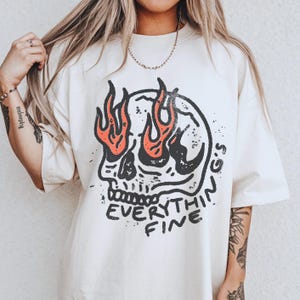 Camiseta gráfica "Todo está bien" para mujer, moderna, grunge, con calaveras, retro, Y2K, estética, punk, gótica, divertida, vintage, vanguardista, alternativa.