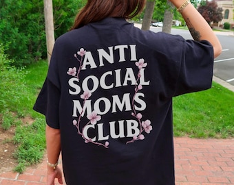 Anti Social Moms Club Graphic Tee T-shirt, moedershirt, trendy, moederschap, grappig, mama, edgy, oversized, asociaal, grappig moedershirt