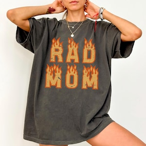 Rad Mom Graphic Tee Shirt for Women, Mama trendy retro vintage badass biker motorcycle edgy grunge mother gift cool oversized tshirt