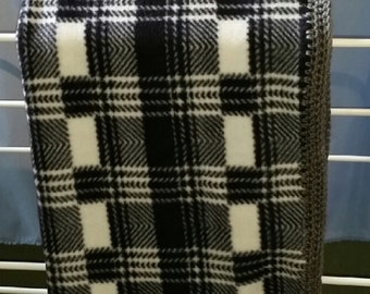 Crochet Edged Fleece Lap Throw: Black White Herringbone Check