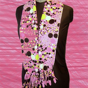 Spotted Pink Fleece Scarf, Polka Dot Muffler, Multicolored & Sized Dots Neck Scarf zdjęcie 2
