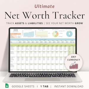 Può includere: Un computer portatile che mostra un foglio di calcolo di Google Sheets con un tracker del patrimonio netto per l'anno 2024. Il foglio di calcolo include sezioni per attività, passività e patrimonio netto. Il foglio di calcolo include anche grafici e diagrammi per visualizzare i dati. Il foglio di calcolo è intitolato "Ultimate Net Worth Tracker" e include il testo "Track Assets & Liabilities | See Your Net Worth Grow". Il foglio di calcolo è disponibile per il download immediato.