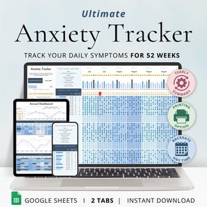 Könnte beinhalten: Ein Laptop-Computer zeigt eine Google Sheets-Tabelle mit dem Titel "Anxiety Tracker". Die Tabelle ist so konzipiert, dass sie tägliche Symptome über 52 Wochen hinweg verfolgt. Die Tabelle hat zwei Registerkarten, eine für das "Jahres-Dashboard" und eine für den "Anxiety Tracker". Die Tabelle enthält auch einen Abschnitt "Jahresübersicht". Der Laptop befindet sich auf einer weißen Oberfläche. Der Text "GOOGLE SHEETS | 2 TABS | INSTANT DOWNLOAD" wird unterhalb des Laptops angezeigt.