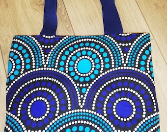 Unique, reversible and customizable tote bag