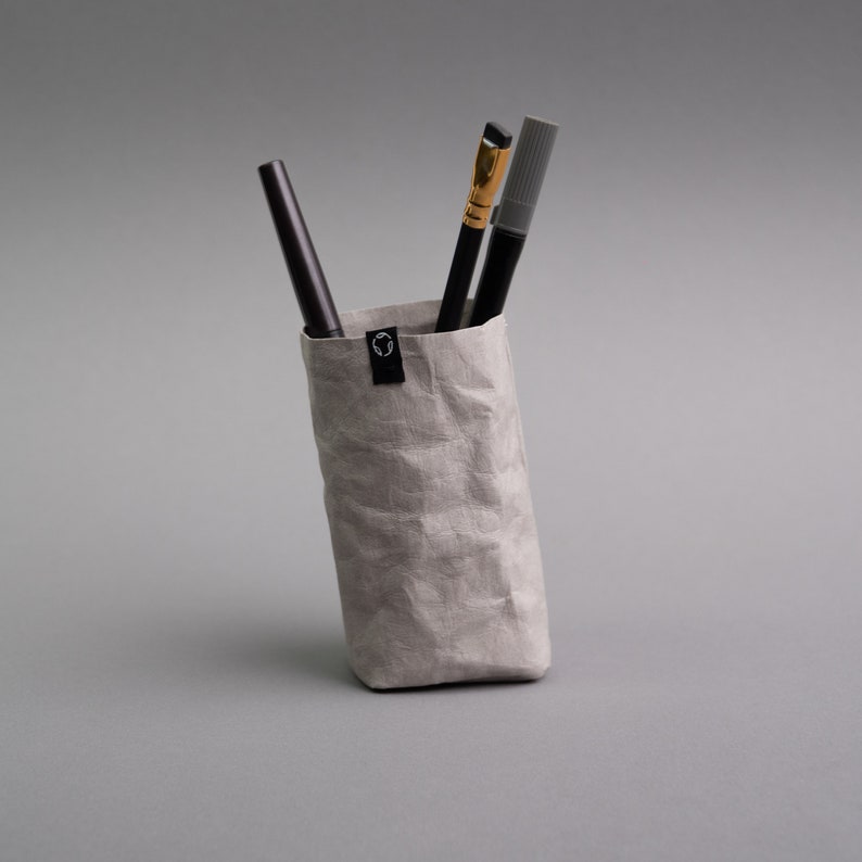 pen holder gray