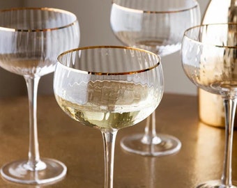 Set Of 4 Ribbed Champagne Coupe Glasses With Gold Rim