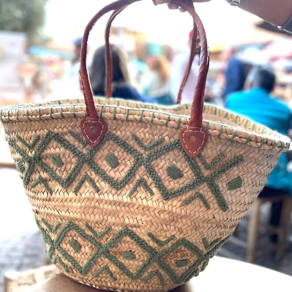 Khaki straw tote bag with leather handles, market basket with leather handles, Moroccan craftsmanship, handmade, made in Marrakech