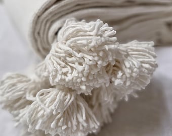 Moroccan throw with cotton pompoms - White - 3x2m / 2x1.5m / 2x1m - Crafts - Handmade - Bed throw - Berber blanket - Boho decor