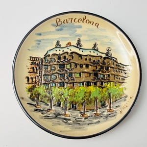 Vintage unique Artist Signed  Barcelona Casa Mila wall hanging Art Pottery 8" Plate