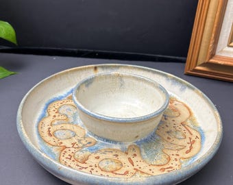 Handgemachte Studio Art Pottery Chip und Dip Tablett Blau & Braun signiert 9 "x 2"