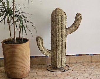 Cactus marroquí decorativo hecho de paja