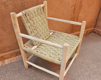 moroccan armchair with armrest