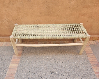 Marokkanische Sitzbank mit Palmblattschnur