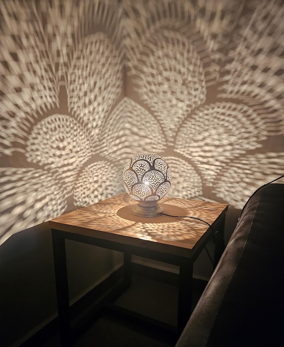 Moroccan table lamp in brass