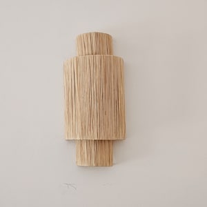 raffia wall light , wall decor lighting in raffia , raffia sconce