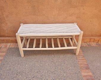 Banco de madera con almacenamiento integrado