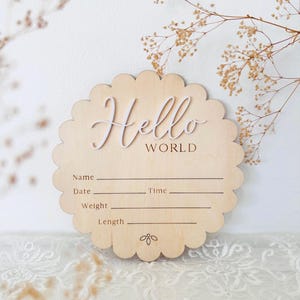 Hello World Scalloped Sign for Newborn Photos - Etsy