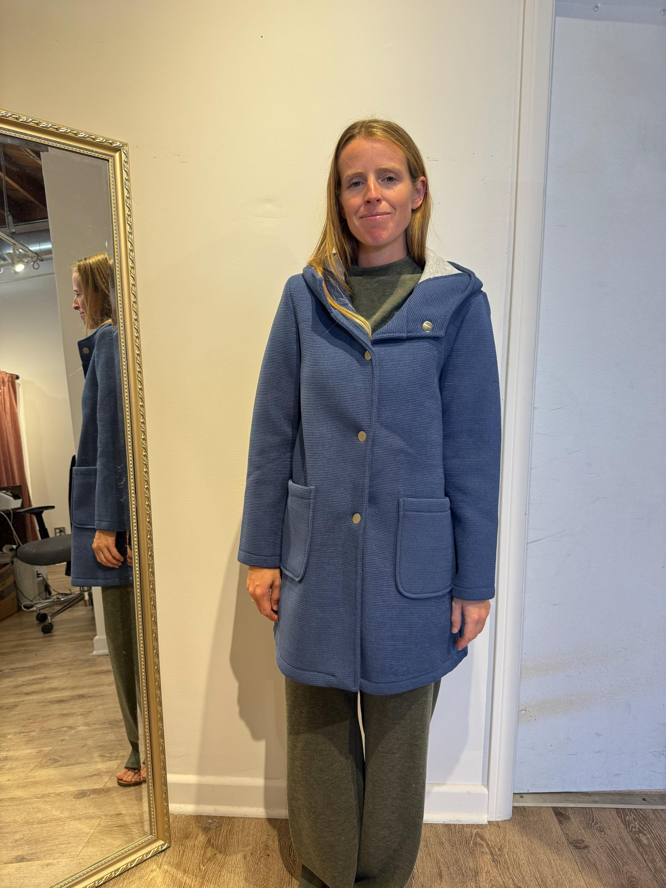 イタリア製スキューバニットフード付きコート、レディースロングライン