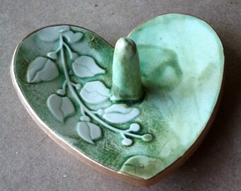 Ceramic Heart Ring Holder Ring dish soft green edged in gold   Wholesale  available